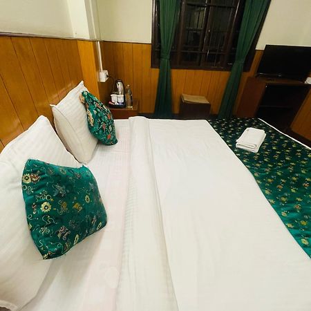 Hotel Palm Street Near Taj アーグラ エクステリア 写真