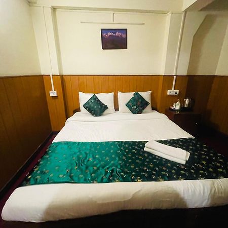 Hotel Palm Street Near Taj アーグラ エクステリア 写真