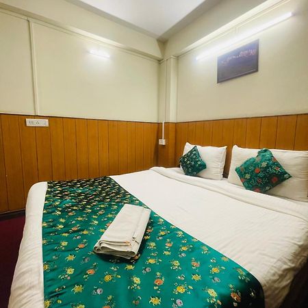 Hotel Palm Street Near Taj アーグラ エクステリア 写真